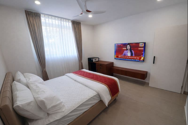 Hospitality Experience Demo zone simulating a hotel room with Samsung displays