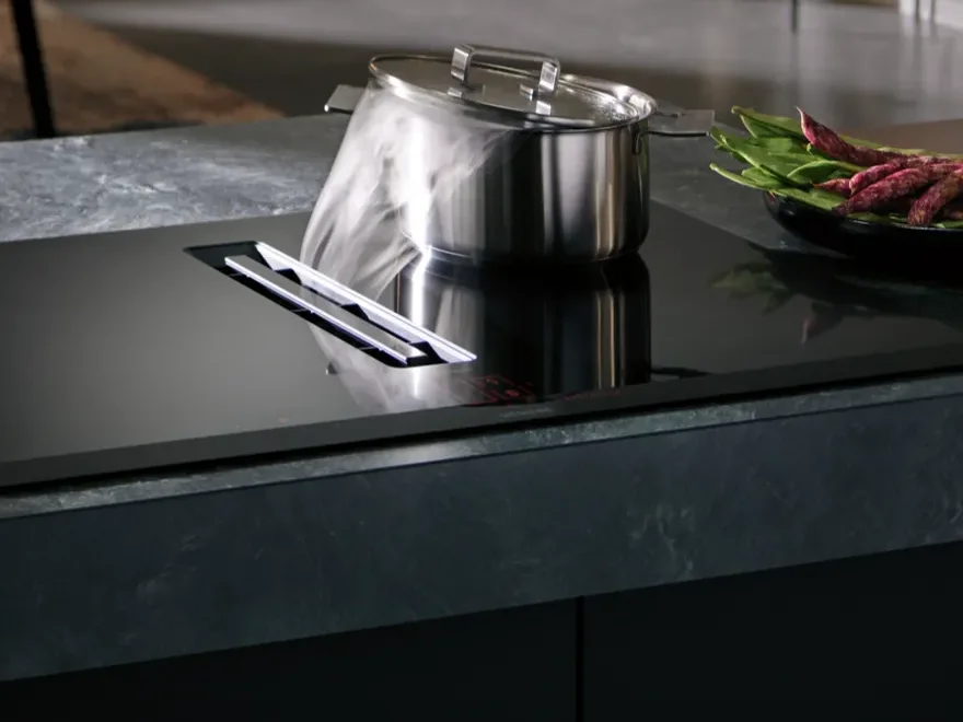 Siemens inductionAir venting hob with a cooking pot